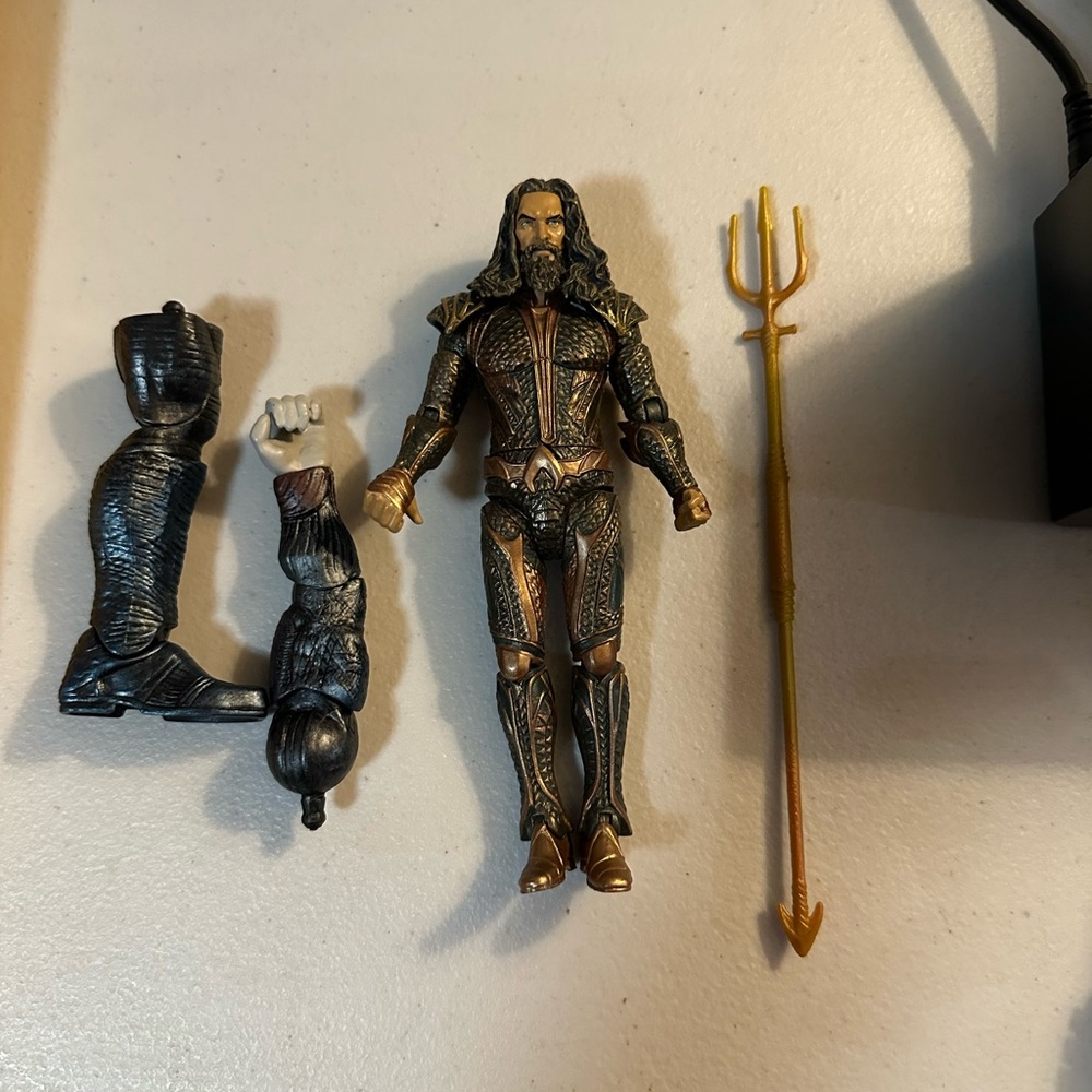 DC Comics Multiverse Justice League Aquaman 6” Figure With BAF steppenwolf